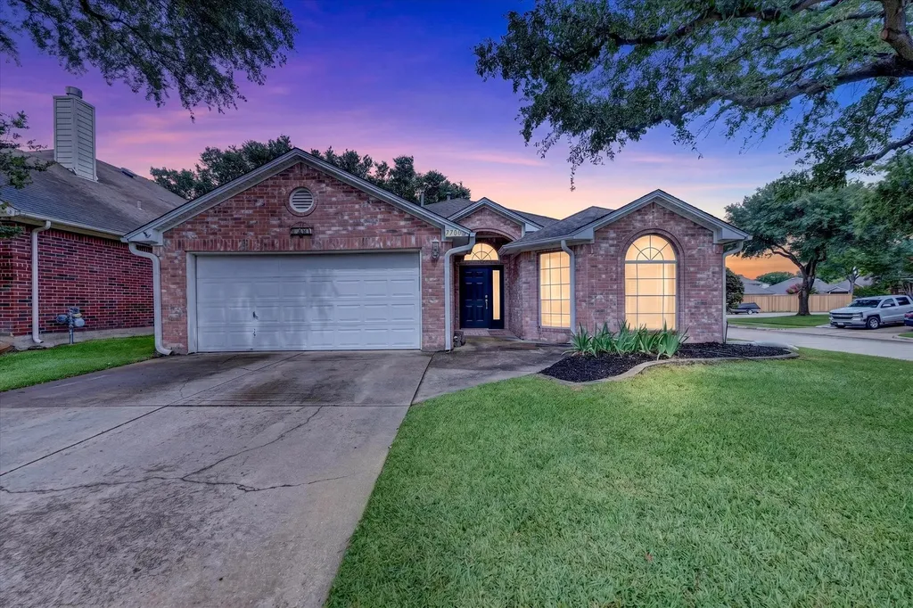 7700 Black Bear Court Fort Worth TX 76137