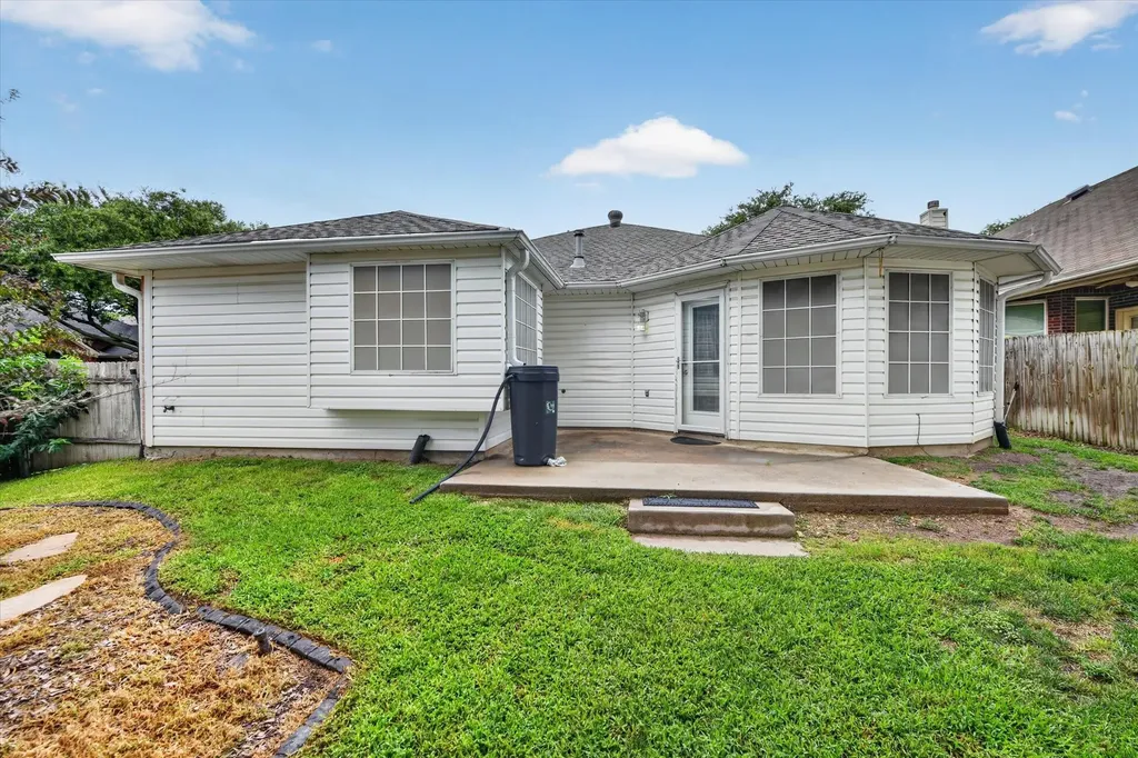 7700 Black Bear Court Fort Worth TX 76137