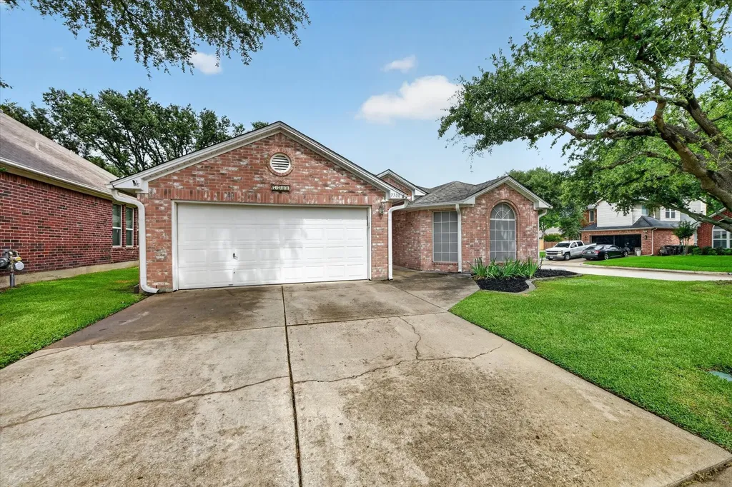 7700 Black Bear Court Fort Worth TX 76137