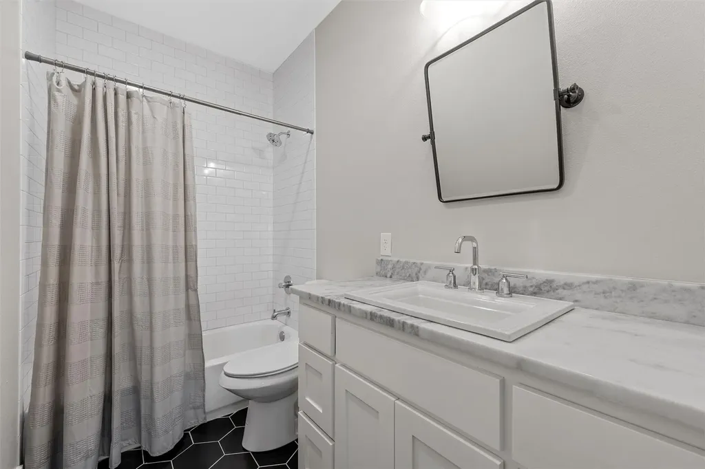252 Austin Hines Drive China Spring TX 76633