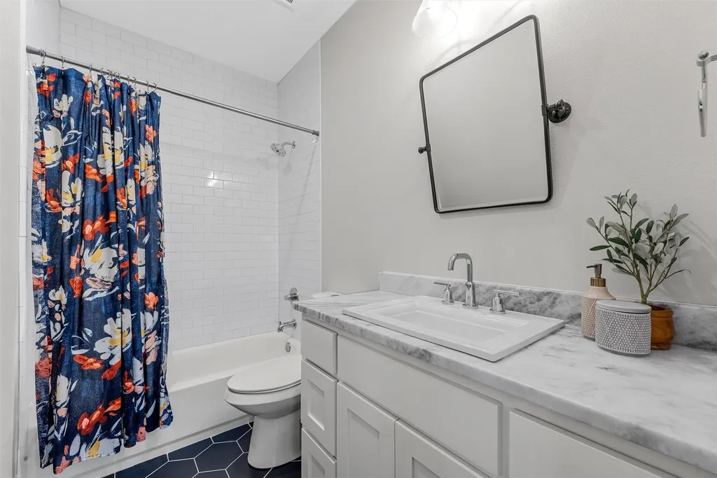 252 Austin Hines Drive China Spring TX 76633