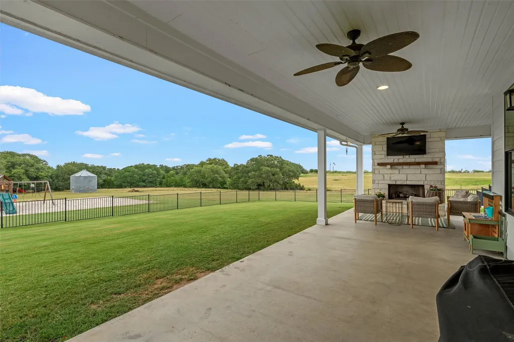 252 Austin Hines Drive China Spring TX 76633