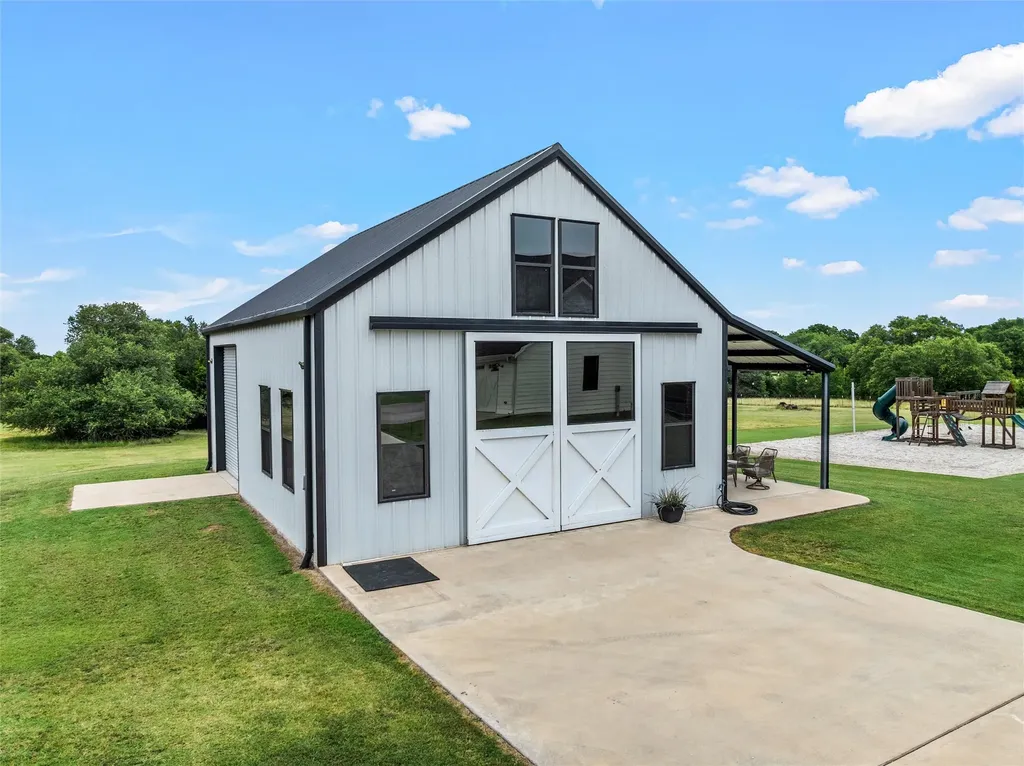 252 Austin Hines Drive China Spring TX 76633