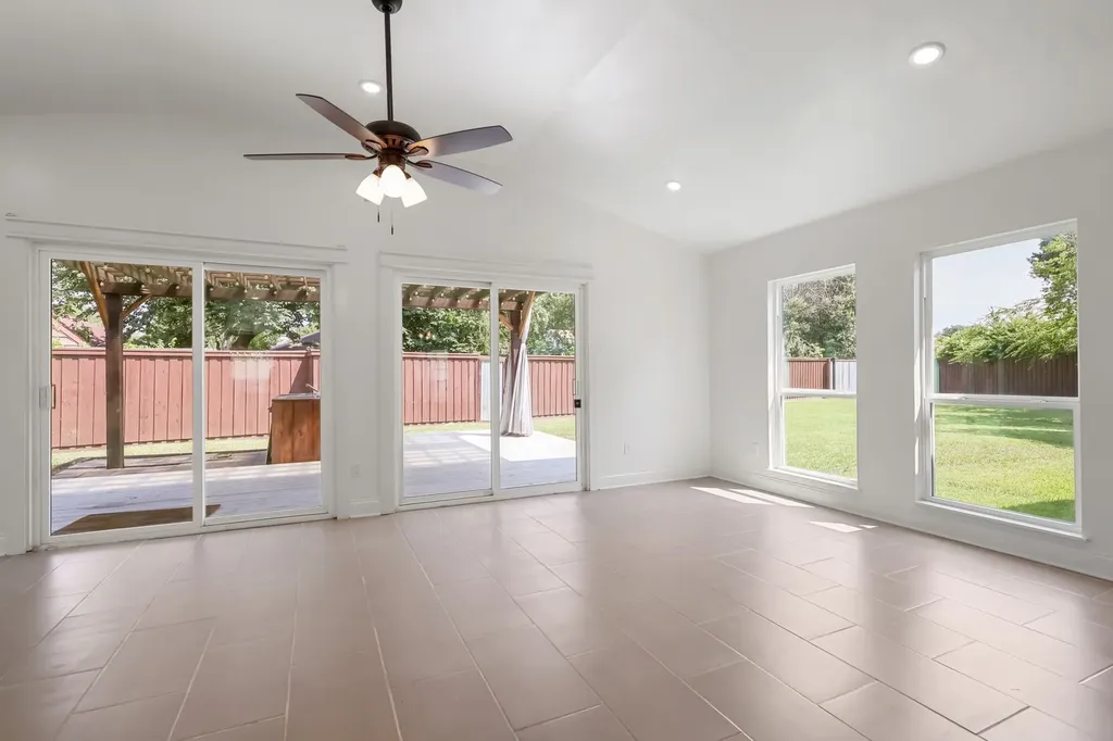913 Heritage Circle Garland TX 75043