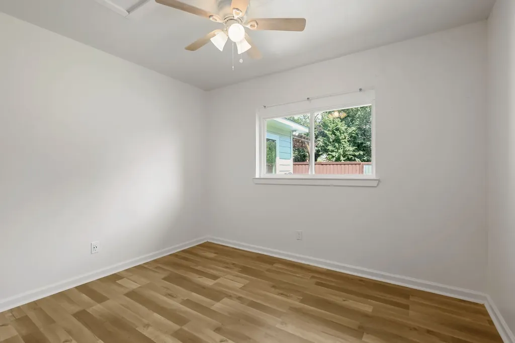 913 Heritage Circle Garland TX 75043