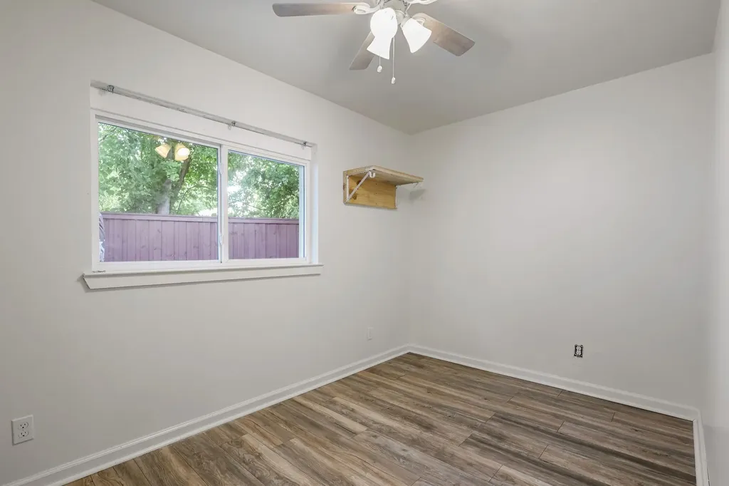 913 Heritage Circle Garland TX 75043