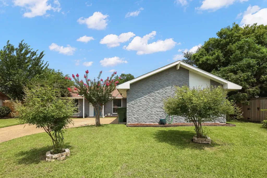 913 Heritage Circle Garland TX 75043
