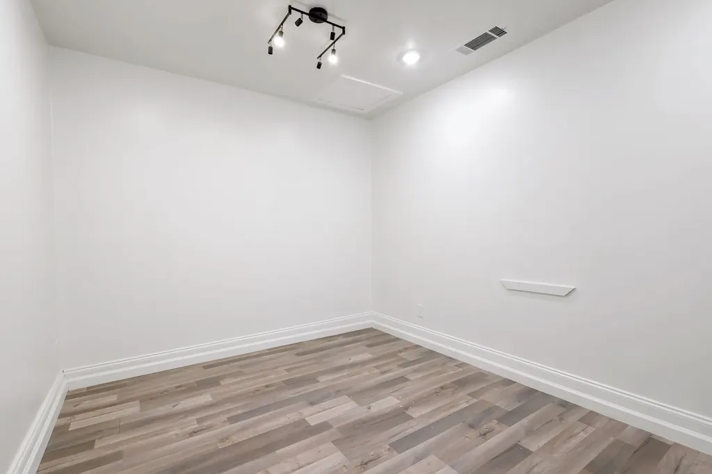 913 Heritage Circle Garland TX 75043