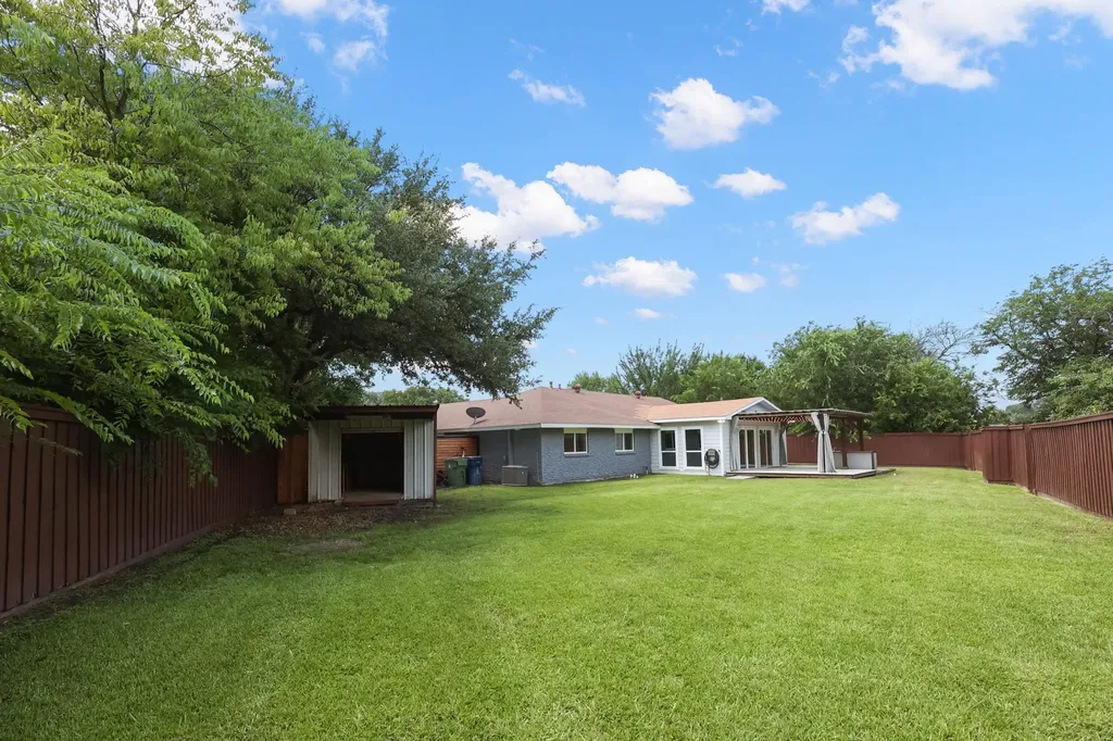 913 Heritage Circle Garland TX 75043