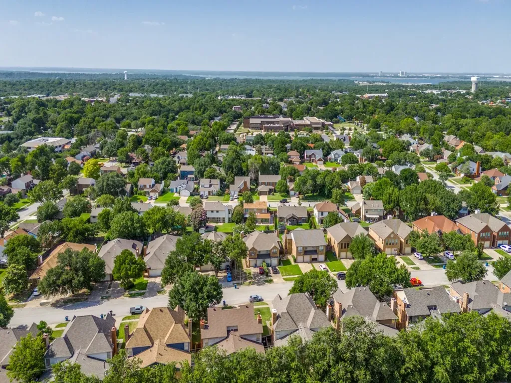 1233 W Hudgins Street Grapevine TX 76051