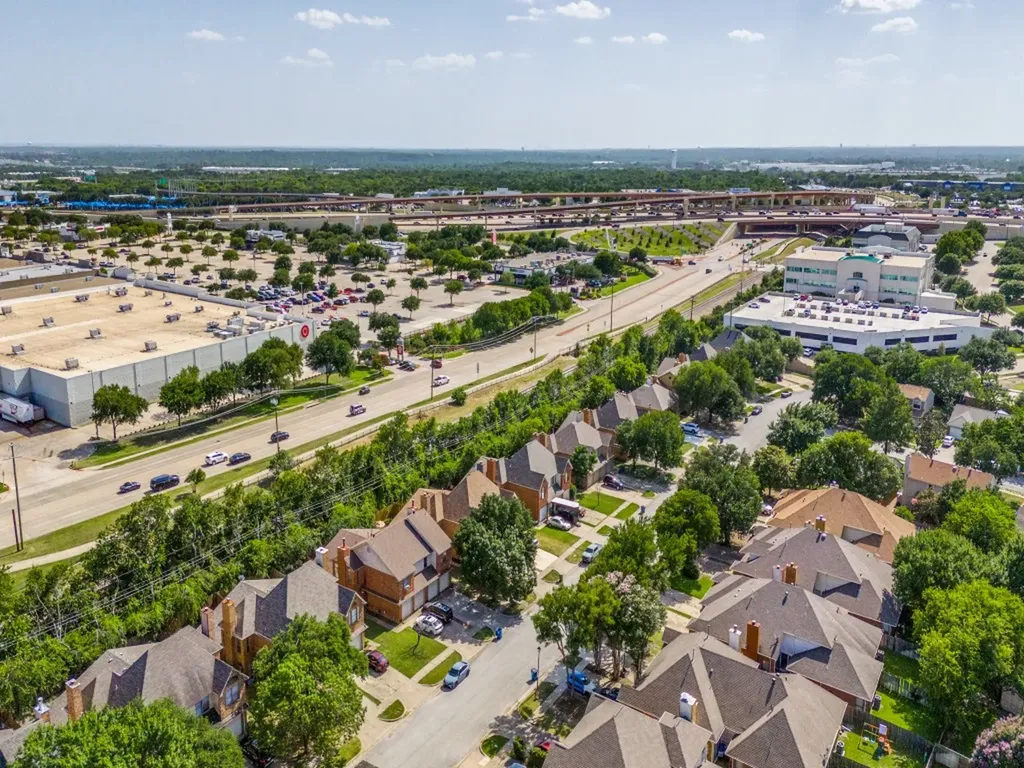 1233 W Hudgins Street Grapevine TX 76051