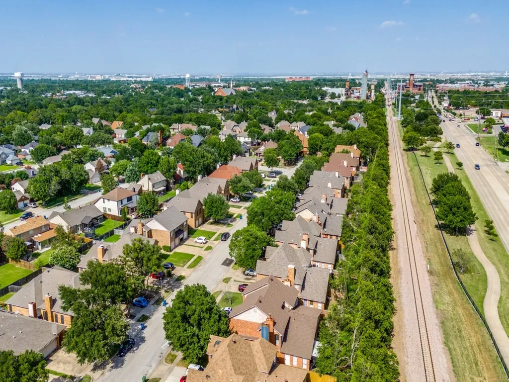 1233 W Hudgins Street Grapevine TX 76051
