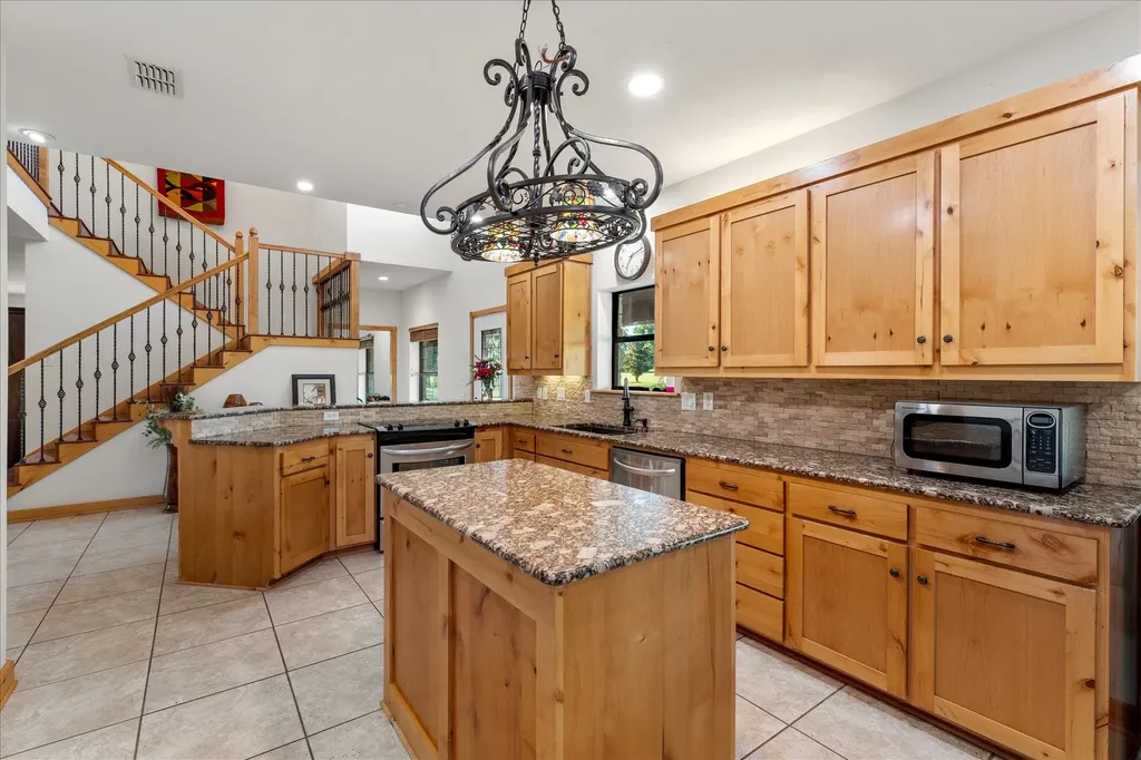 390 County Road 1573 Alba TX 75410
