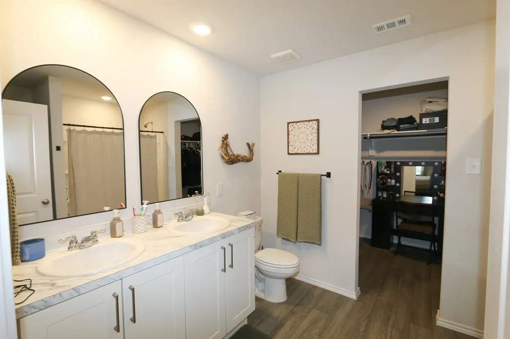 1206 River Oaks Lane Chandler TX 75758
