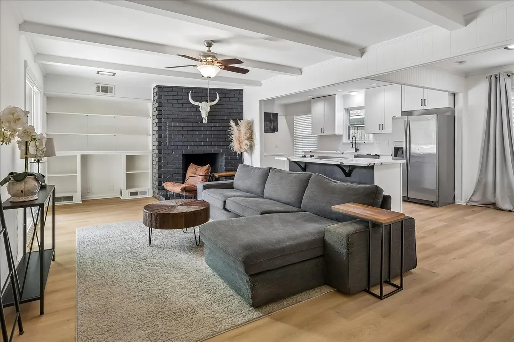 11070 Delford Circle Dallas TX 75228