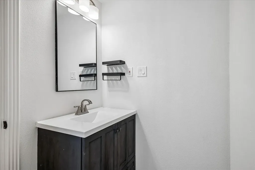 11070 Delford Circle Dallas TX 75228