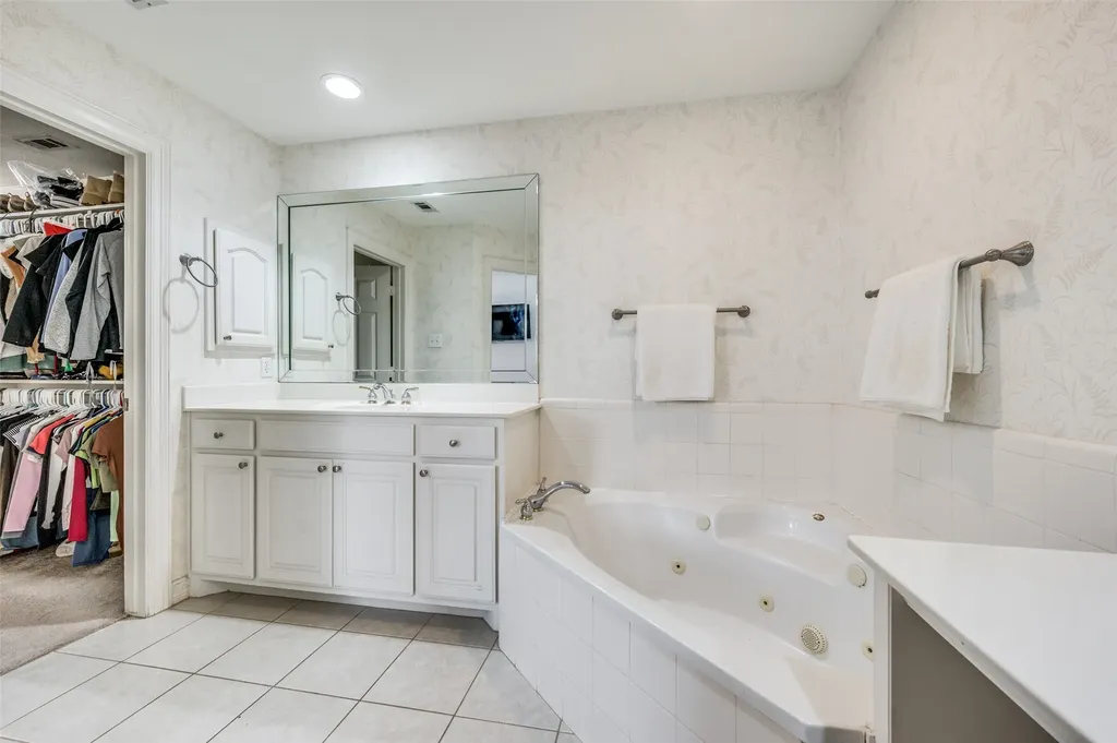 4119 Juliard Drive Addison TX 75001