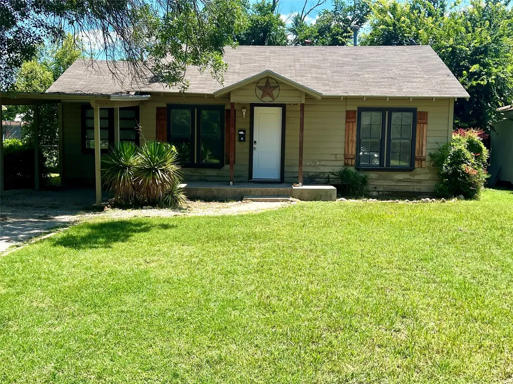 2402 Greenway Drive Brownwood TX 76801