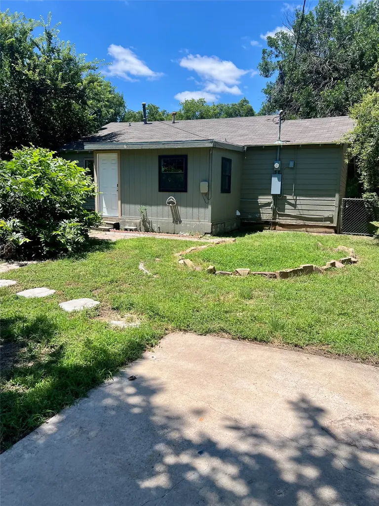 2402 Greenway Drive Brownwood TX 76801