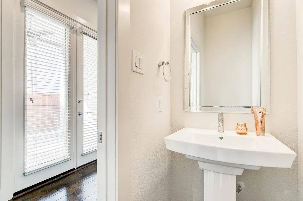 2816 Merrimac Street Fort Worth TX 76107