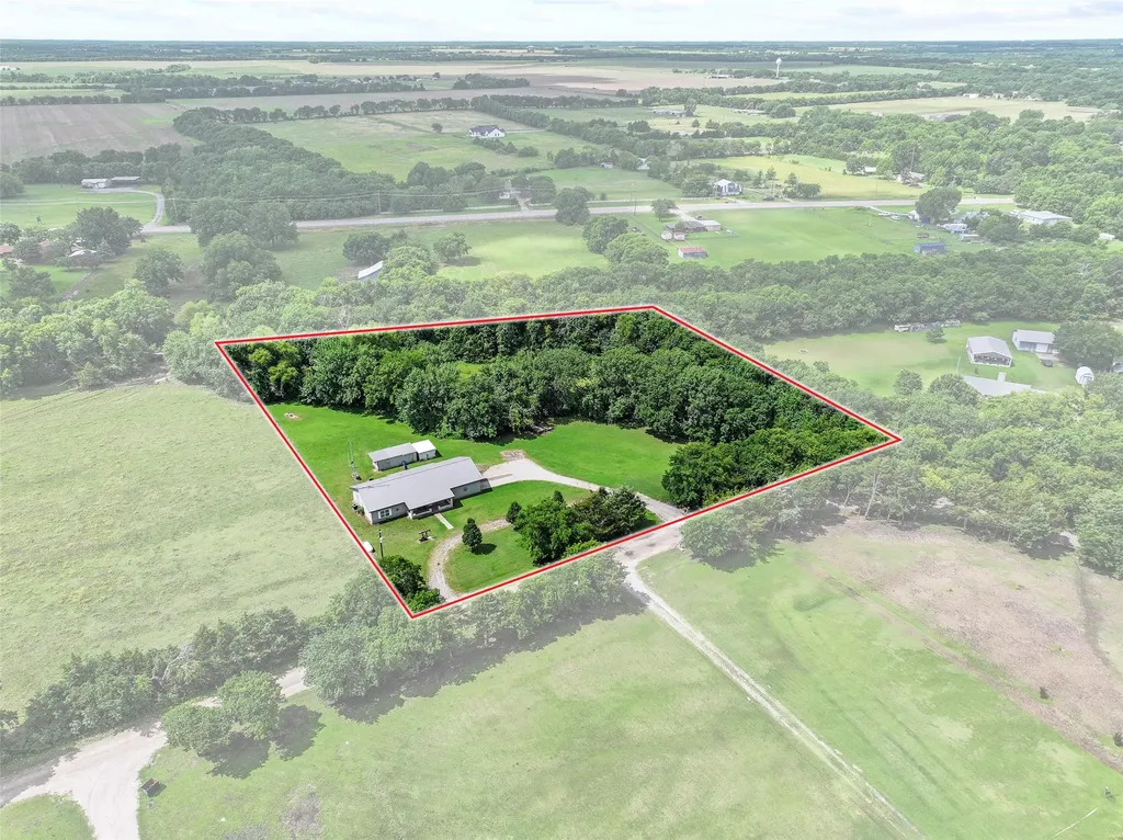 1673 County Road 1525 Ector TX 75439