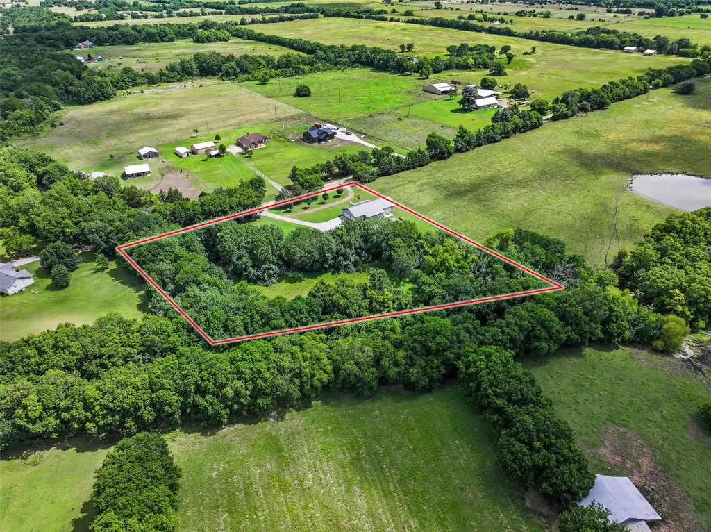 1673 County Road 1525 Ector TX 75439