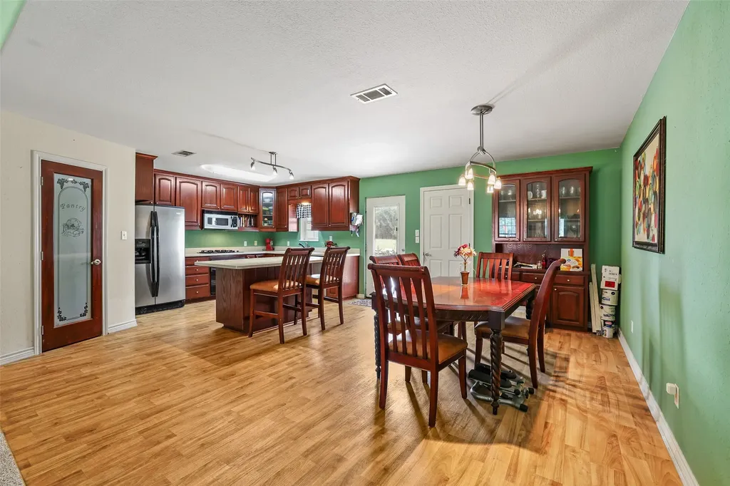 1673 County Road 1525 Ector TX 75439