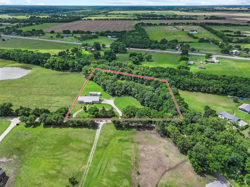 1673 County Road 1525 Ector TX 75439