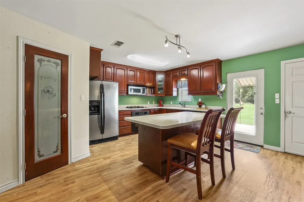 1673 County Road 1525 Ector TX 75439