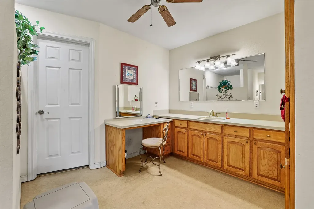 1673 County Road 1525 Ector TX 75439