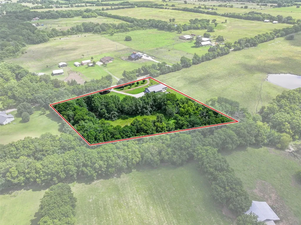 1673 County Road 1525 Ector TX 75439