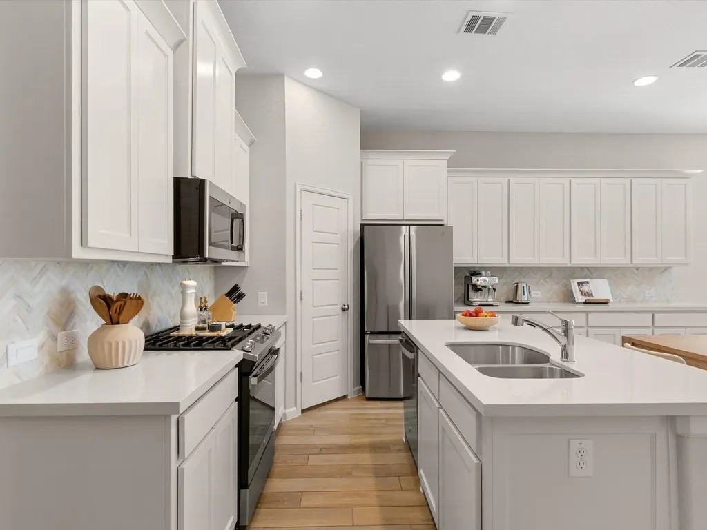 166 Palo Duro Bend Rhome TX 76078