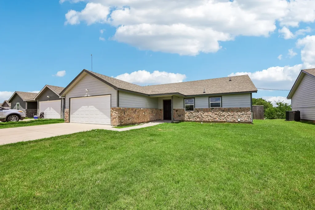 433 Whitney Court Rio Vista TX 76093