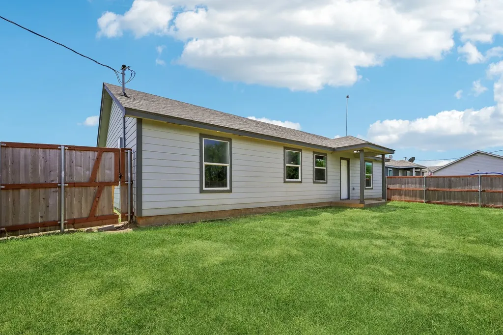 433 Whitney Court Rio Vista TX 76093