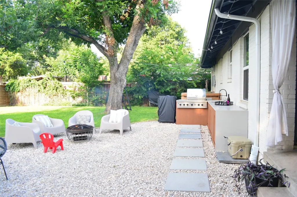 2903 Healey Drive Dallas TX 75228