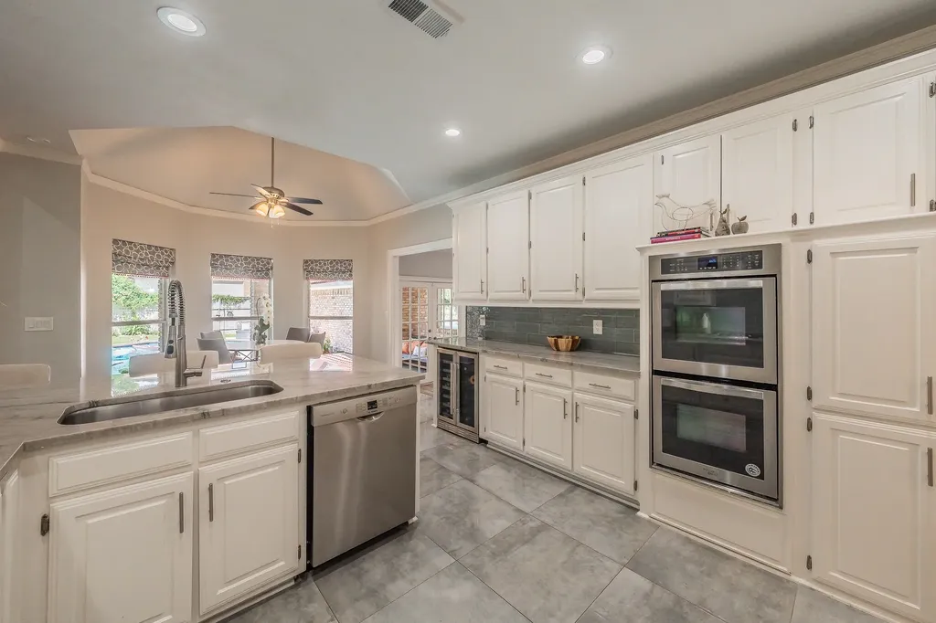 4313 Fannin Drive Irving TX 75038