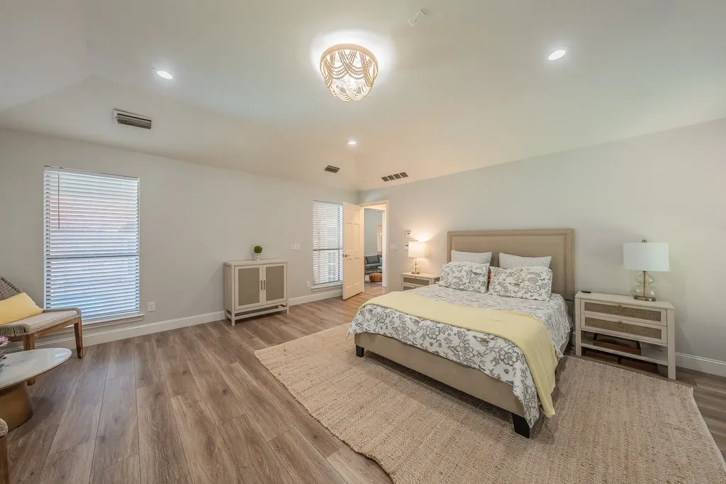 4313 Fannin Drive Irving TX 75038
