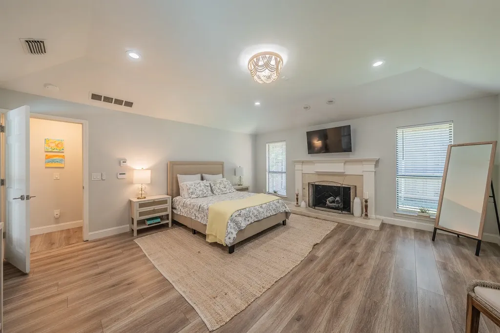4313 Fannin Drive Irving TX 75038