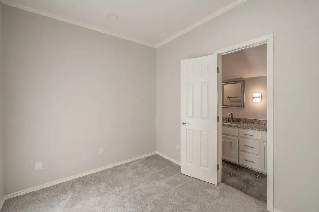 4313 Fannin Drive Irving TX 75038