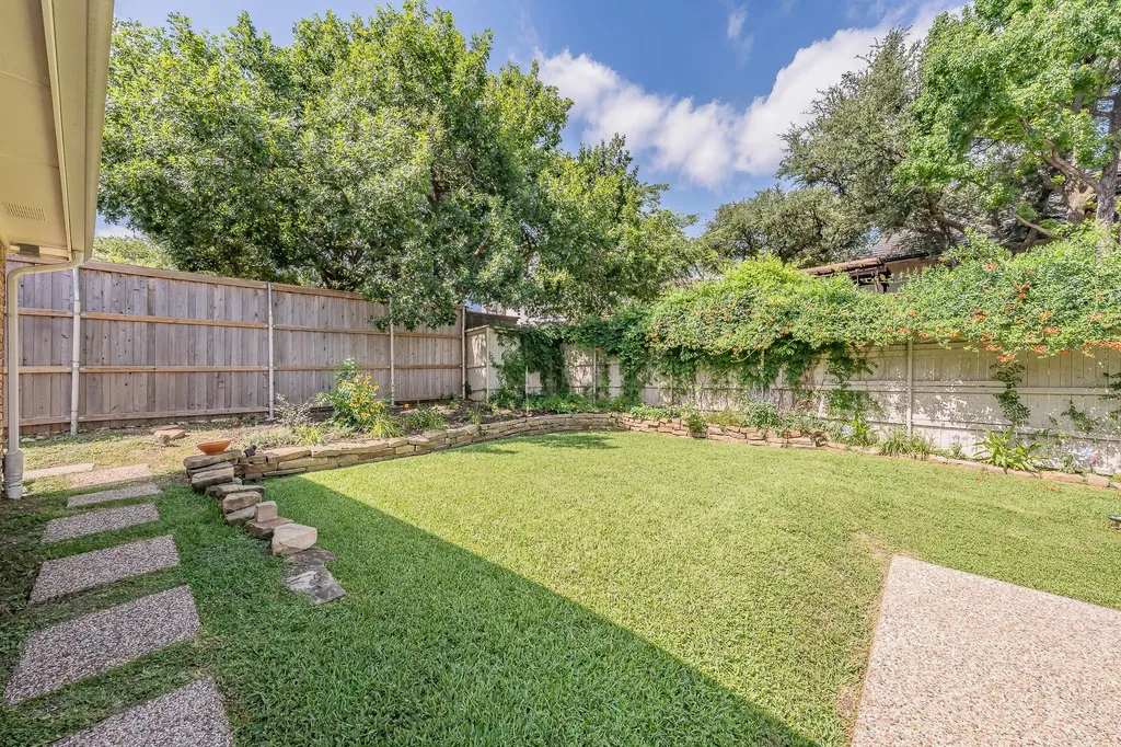 4313 Fannin Drive Irving TX 75038