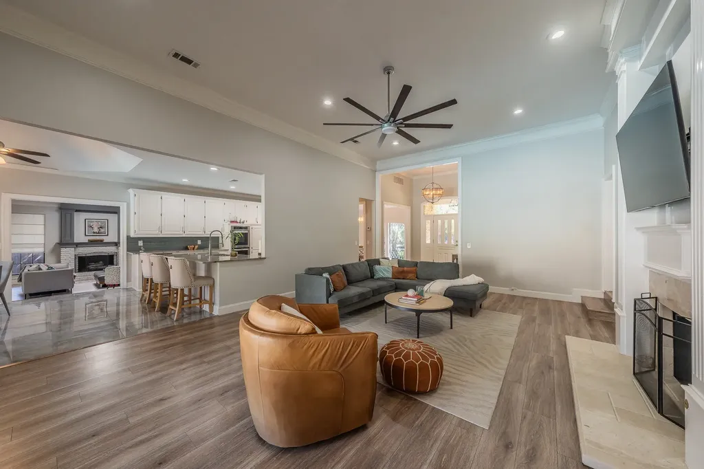 4313 Fannin Drive Irving TX 75038