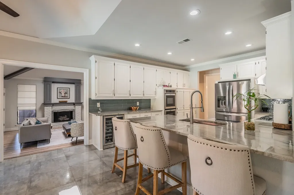 4313 Fannin Drive Irving TX 75038