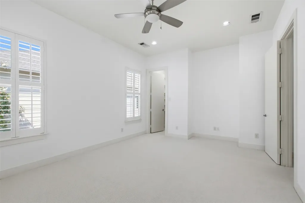 2335 Stutz Drive Dallas TX 75235