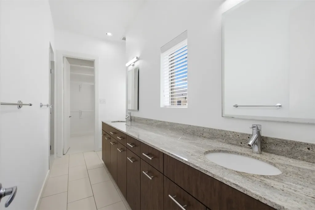 2335 Stutz Drive Dallas TX 75235