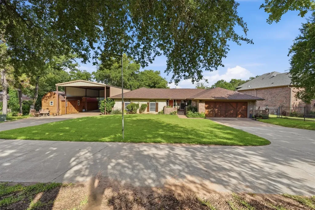 6426 Walters Bend Court Granbury TX 76049