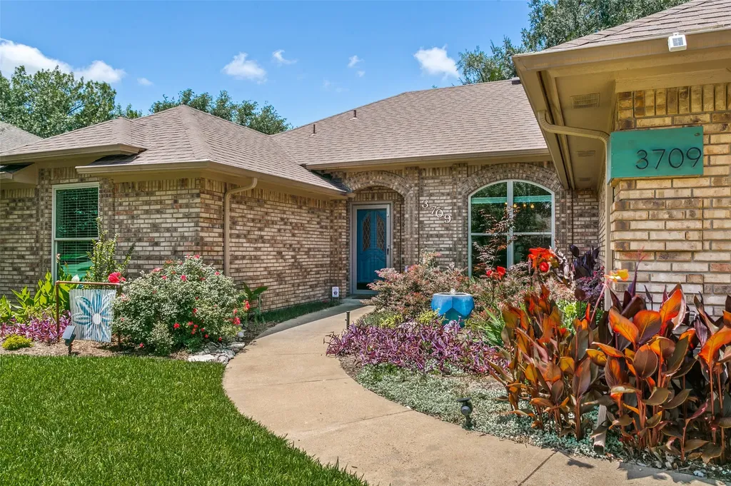 3709 Fieldcrest Lane Bedford TX 76021
