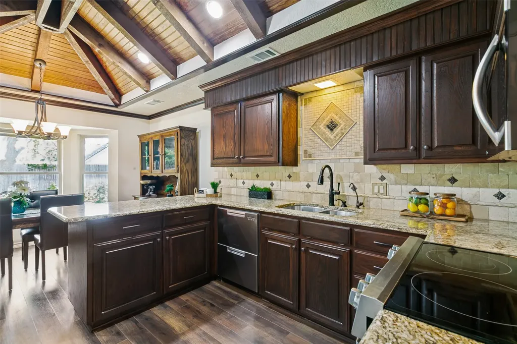 3709 Fieldcrest Lane Bedford TX 76021