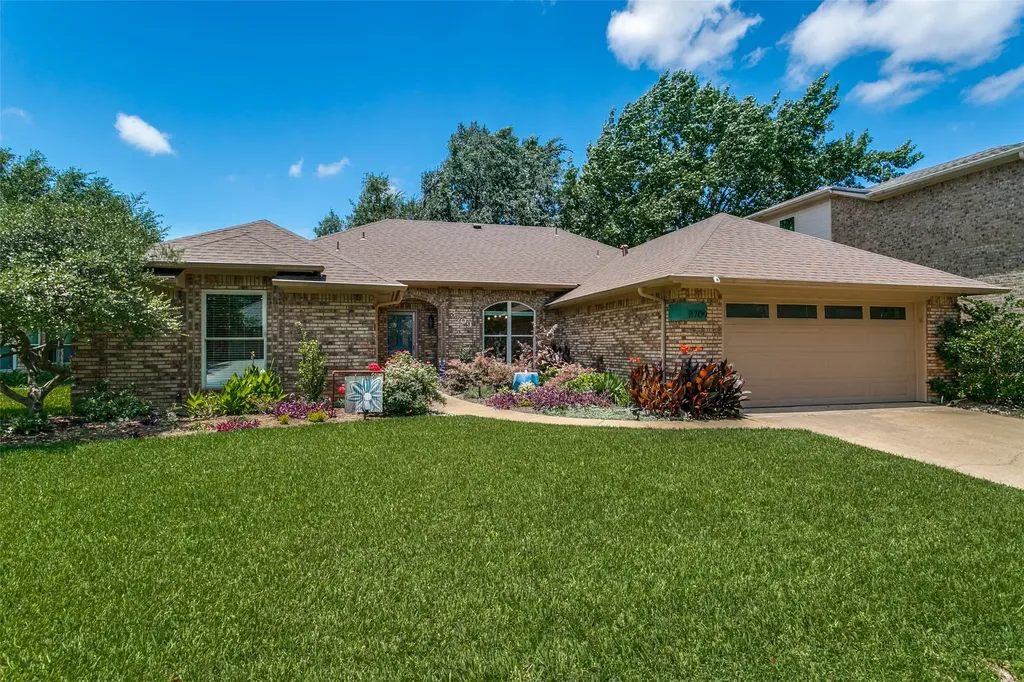 3709 Fieldcrest Lane Bedford TX 76021