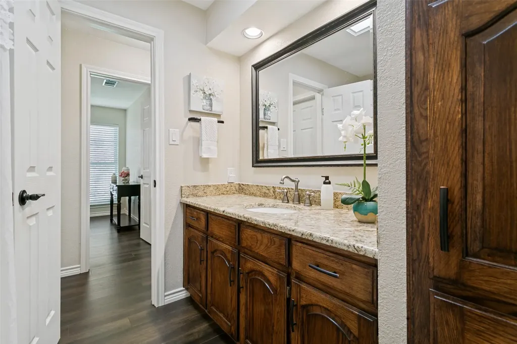 3709 Fieldcrest Lane Bedford TX 76021