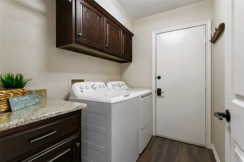 3709 Fieldcrest Lane Bedford TX 76021